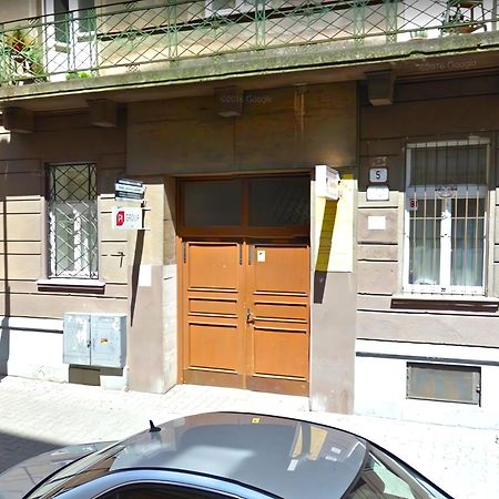 Apartment Mia - Old Town, Ac Bratislava Bagian luar foto