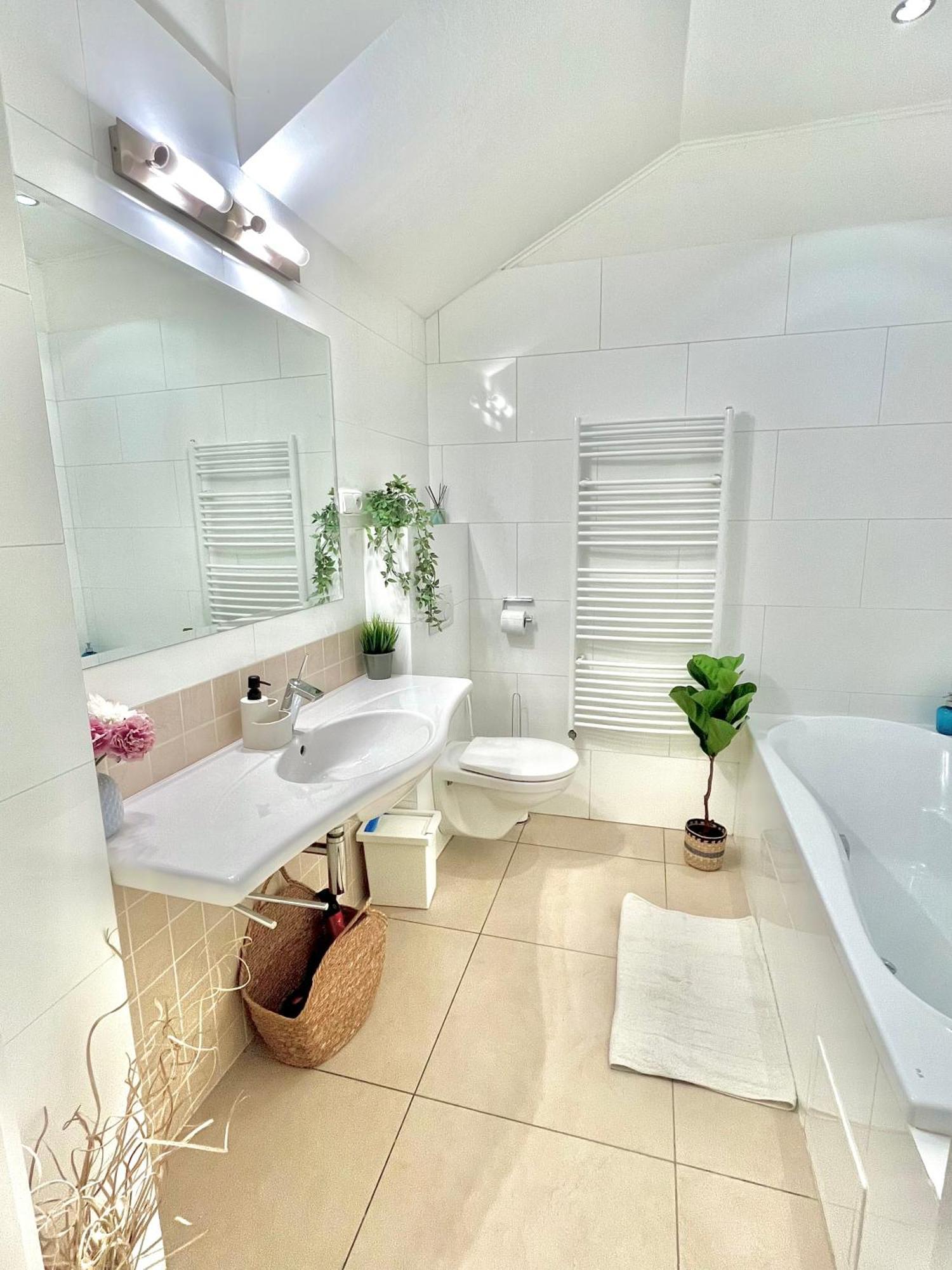 Apartment Mia - Old Town, Ac Bratislava Bagian luar foto