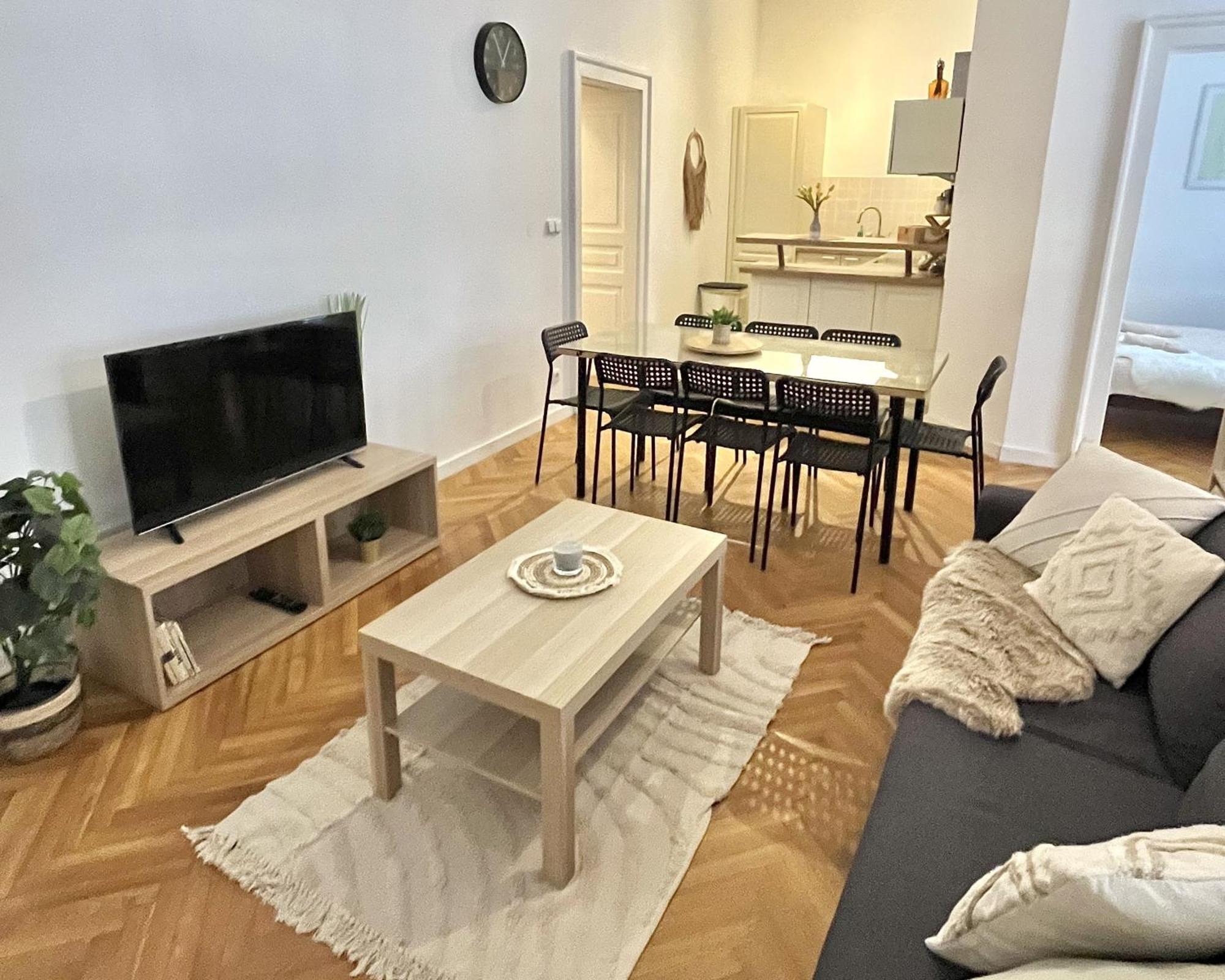 Apartment Mia - Old Town, Ac Bratislava Bagian luar foto